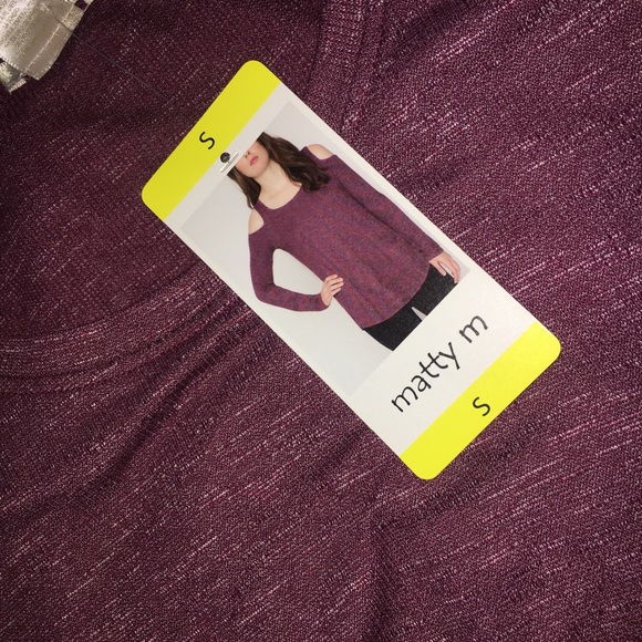 (NWT) Maroon off the shoulder - Picture 4 of 4